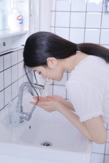 冰冷
